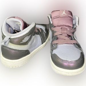 Jordan 1 irredescent purple